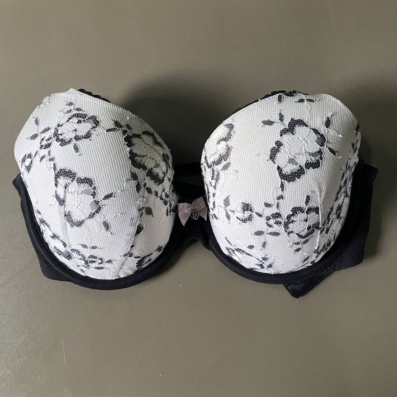 Victoria's Secret Bra - Body by Victoria Lined Perfect Coverage - 32DD - Picture 1 of 3